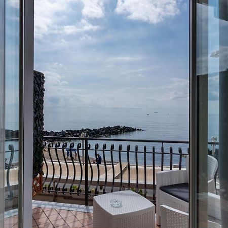 Teddu B&B Giardini Naxos Bagian luar foto