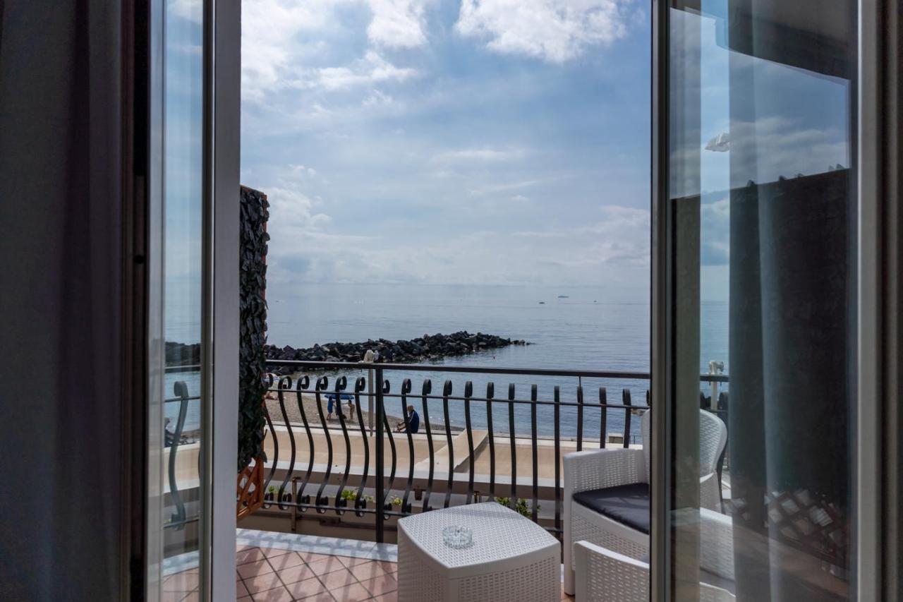 Teddu B&B Giardini Naxos Bagian luar foto