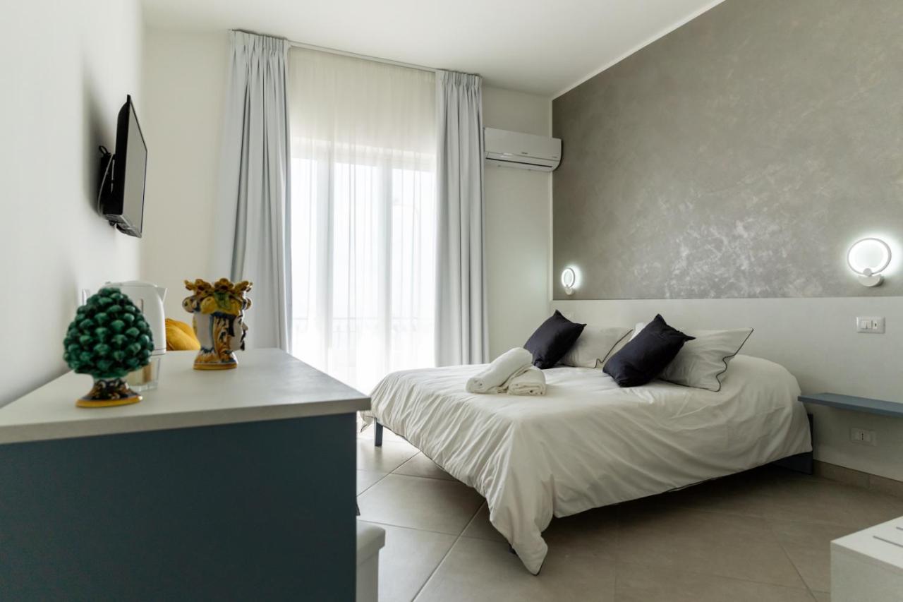 Teddu B&B Giardini Naxos Bagian luar foto