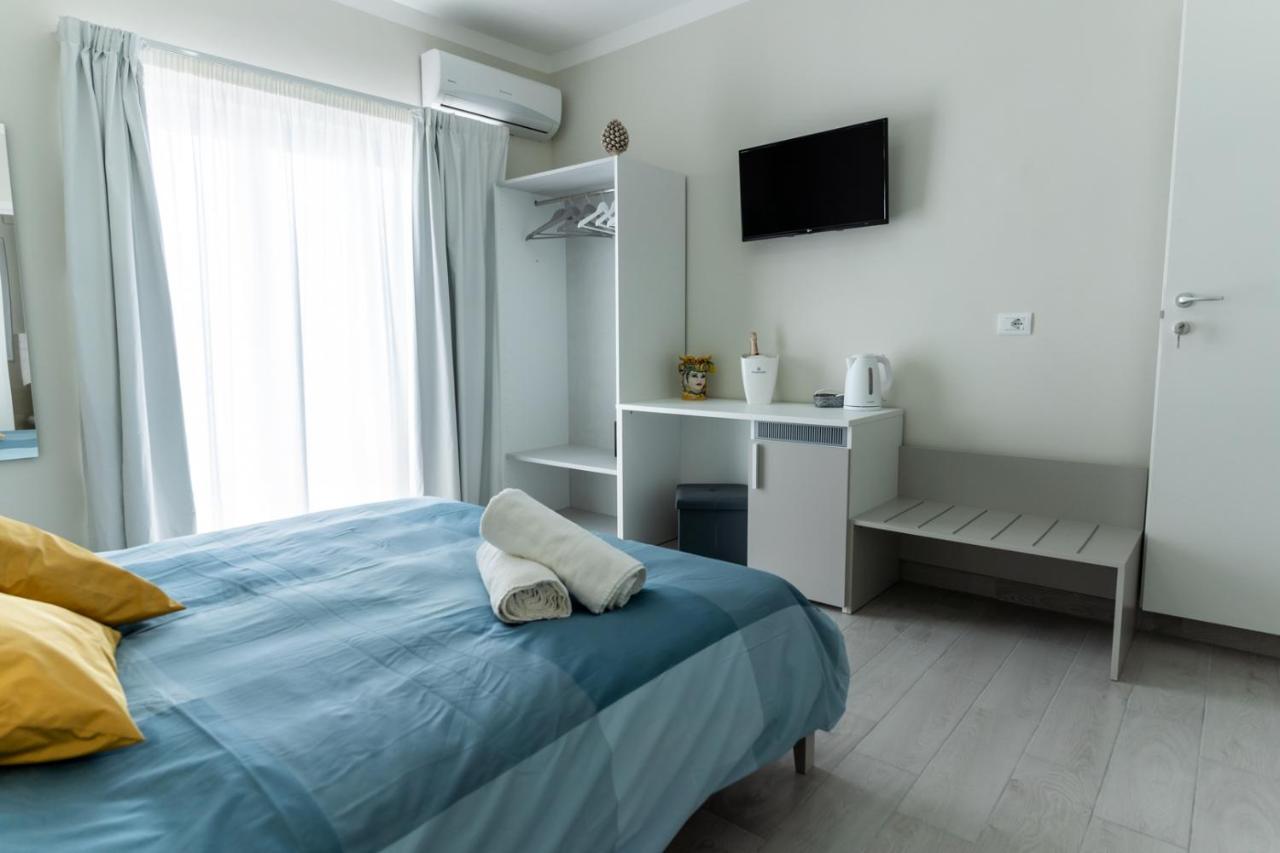 Teddu B&B Giardini Naxos Bagian luar foto
