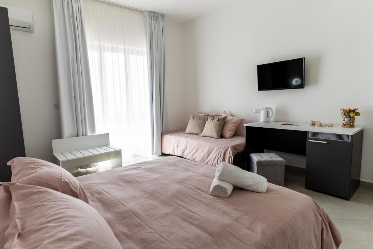 Teddu B&B Giardini Naxos Bagian luar foto