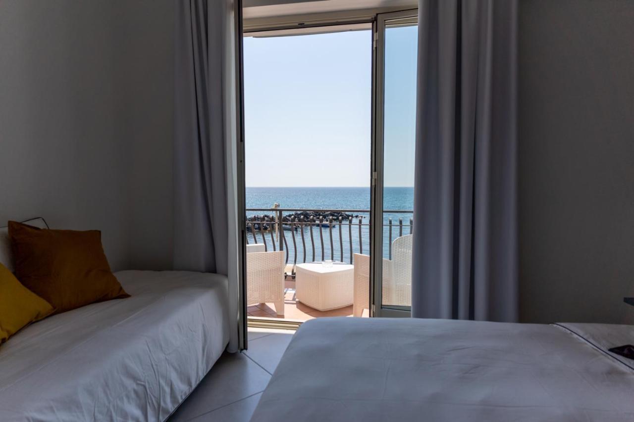 Teddu B&B Giardini Naxos Bagian luar foto