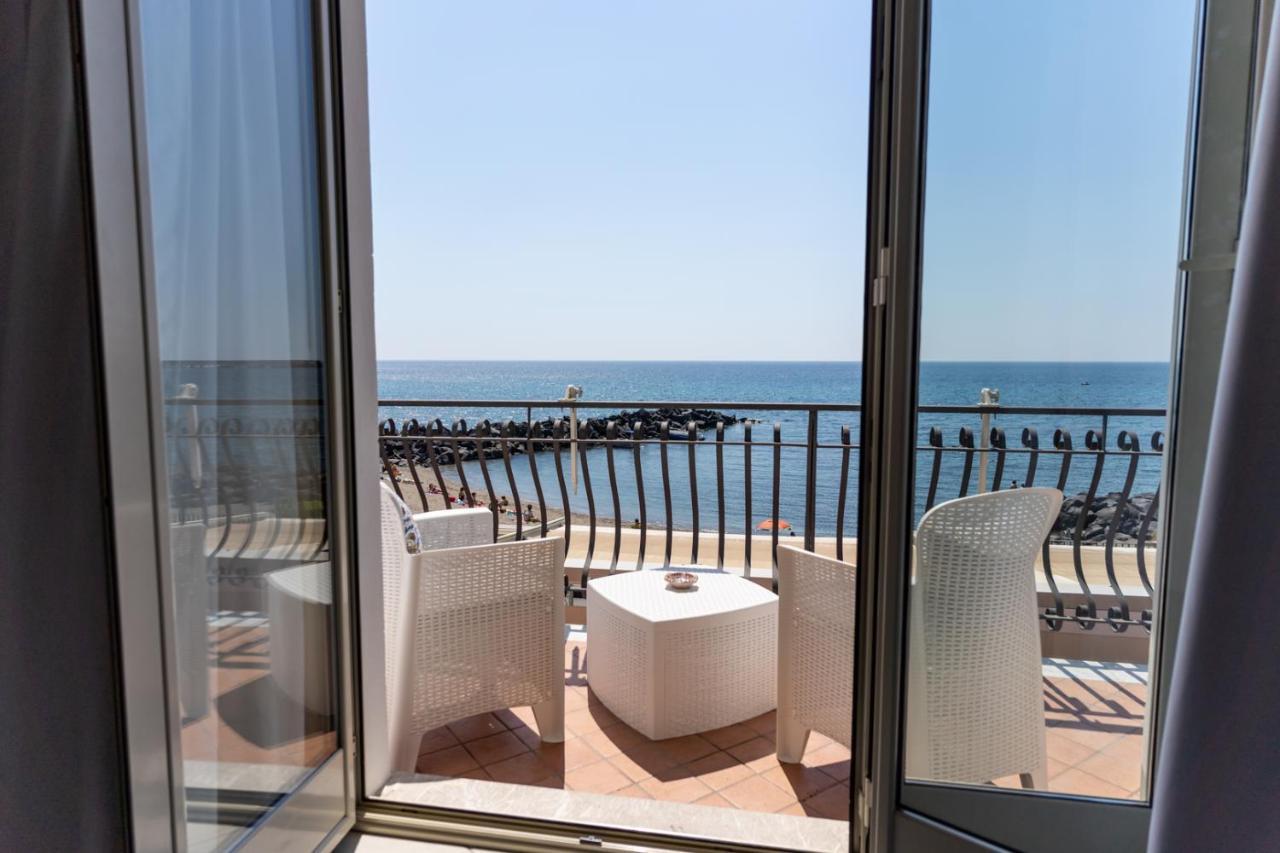 Teddu B&B Giardini Naxos Bagian luar foto